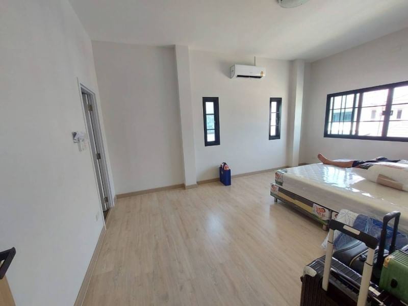 3 卧室 独立房屋  在  - Image 19