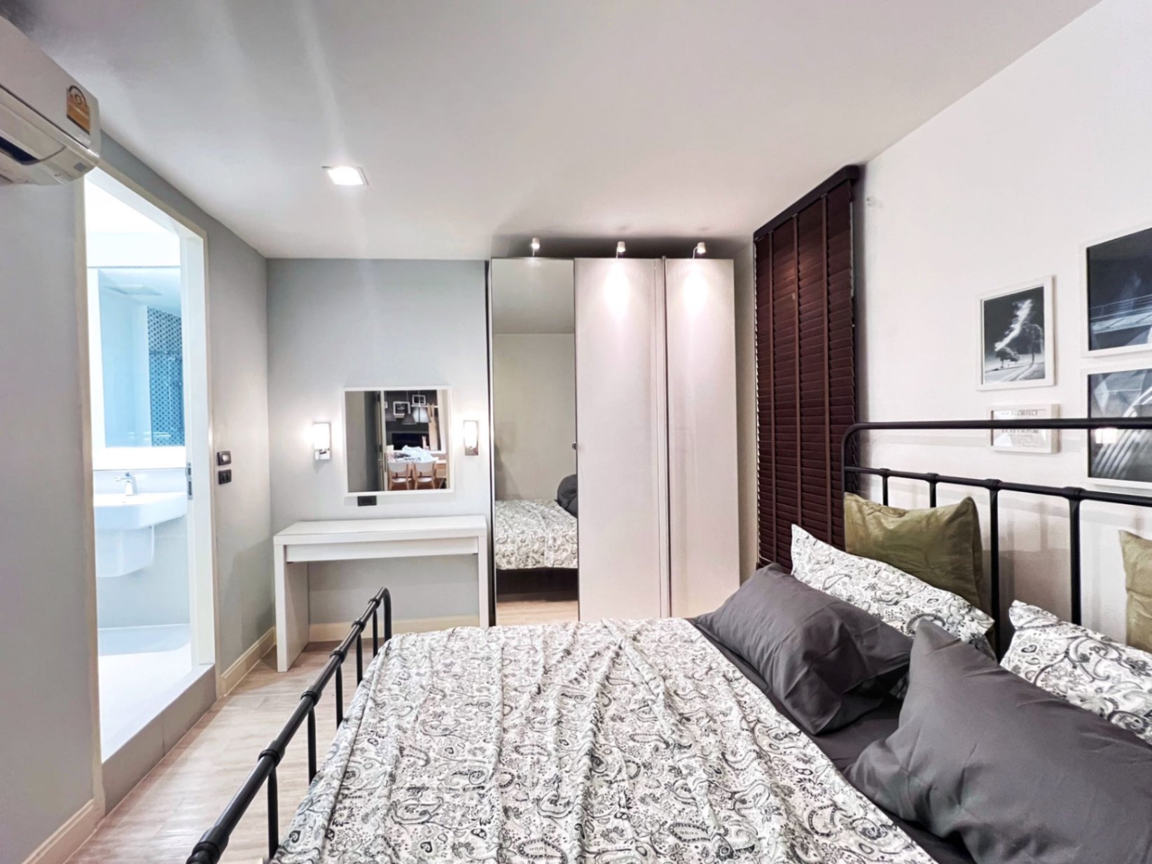 Premier Condominium - Image 5