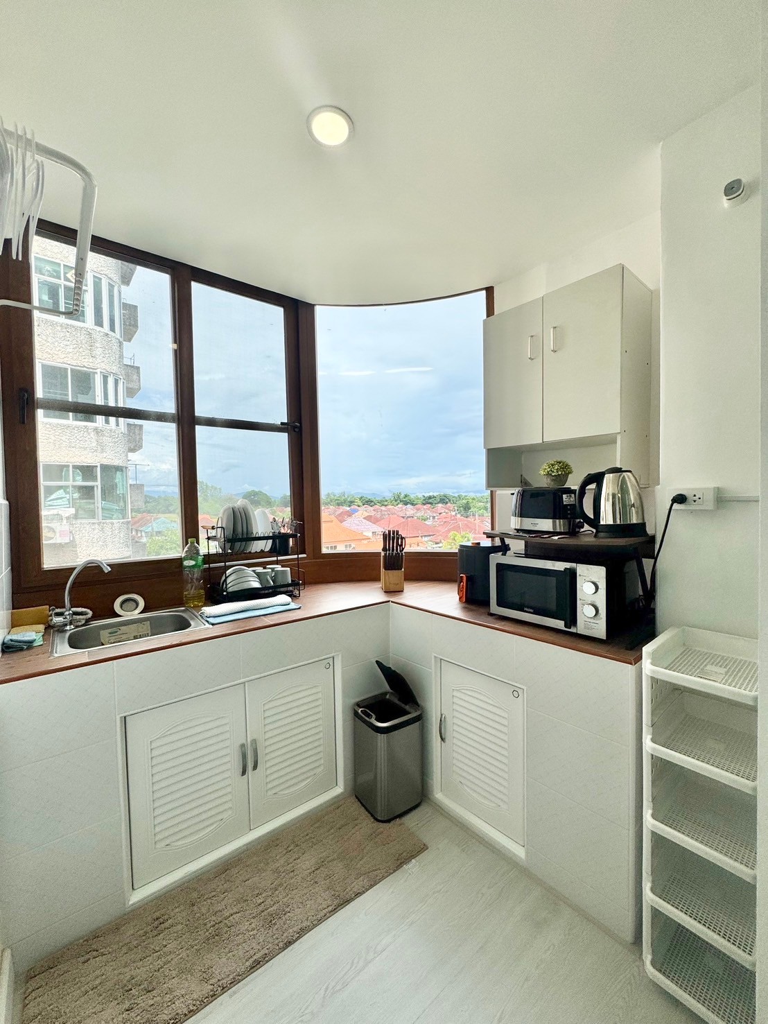 SR Land Condo - Image 5