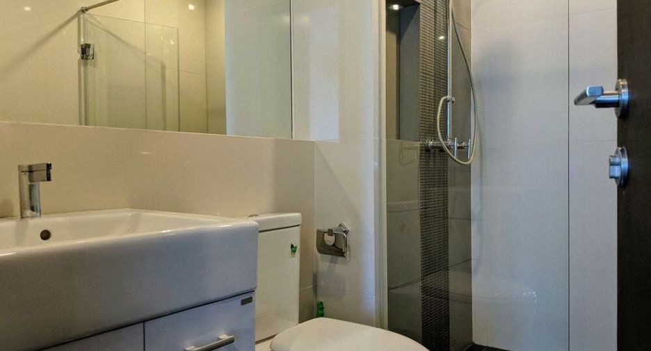 1 Bedroom Condo For Sale in Thung Mahamek, Sathon, Bangkok - Image 5
