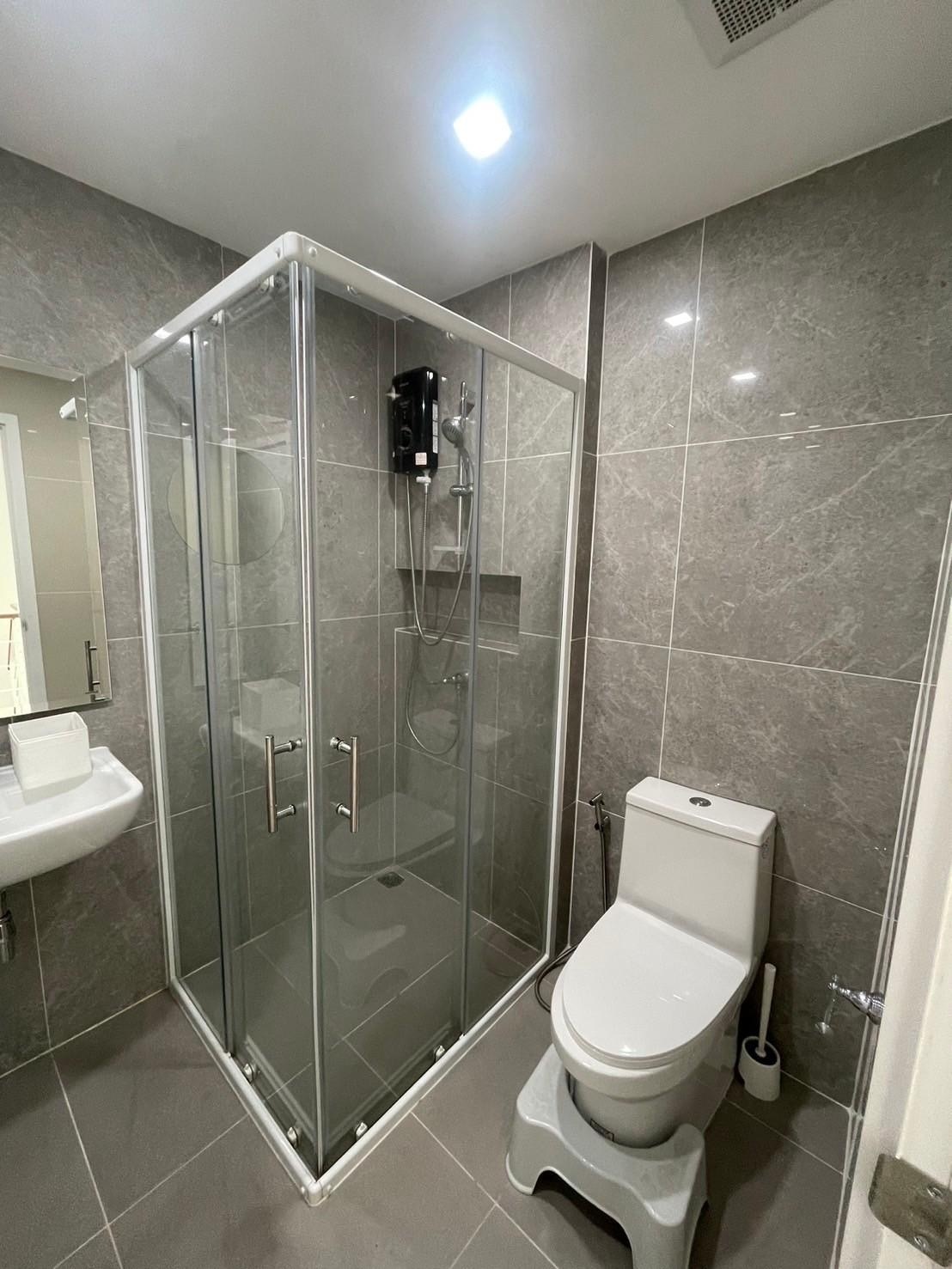 3 Bedroom Townhouse For Sale in Saphan Sung, Saphan Sung, Bangkok - Image 5