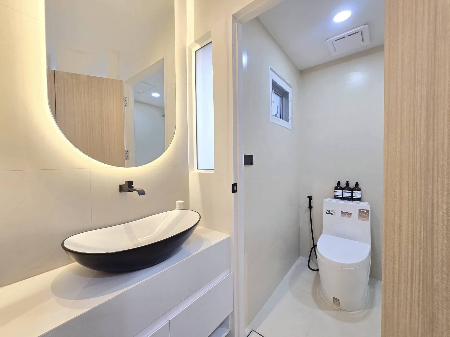 Airport Home Condo - Image 8
