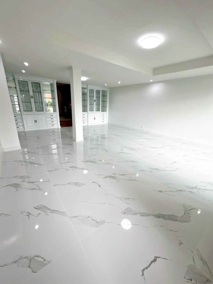 4 Bedroom Townhouse For Sale in Chong Nonsi, Yan Nawa, Bangkok - Image 2