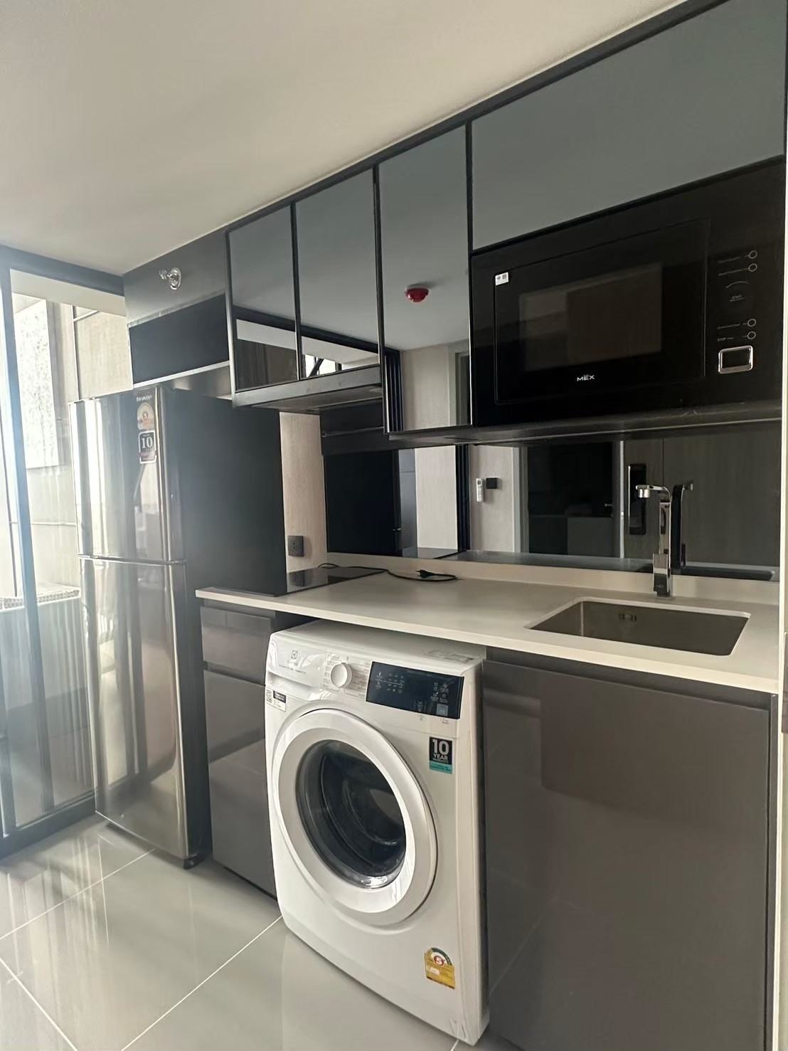 1 Bedroom Condo For Rent in Maha Phruettharam, Bang Rak, Bangkok - Image 6