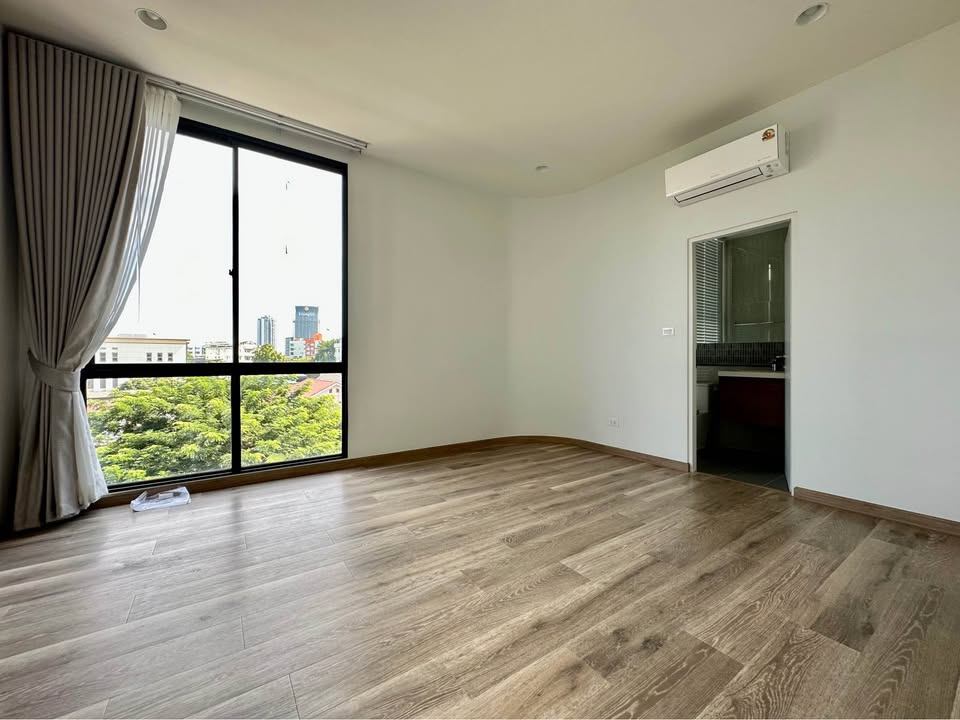 3 Bedroom Townhouse For Sale in Bang Phongphang, Yan Nawa, Bangkok - Image 12