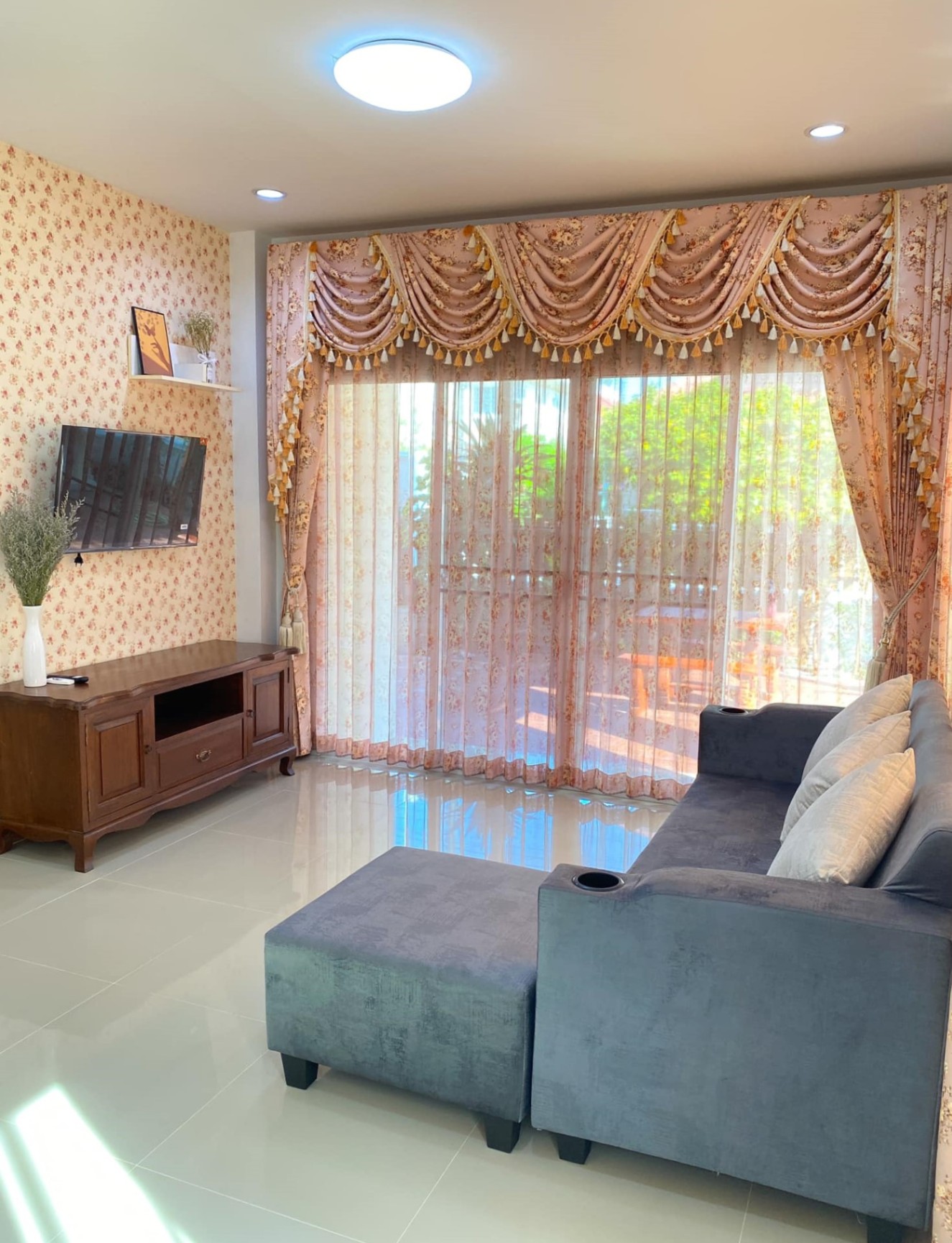 4 Bedroom House For Sale in San Phak Wan, Hang Dong, Chiang Mai - Image 2