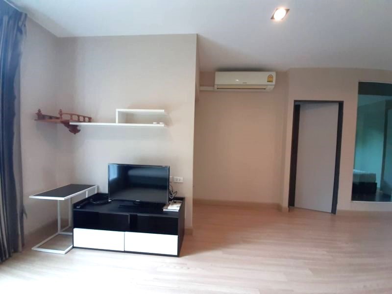 One Plus Nineteen 4 Condominium - Image 5