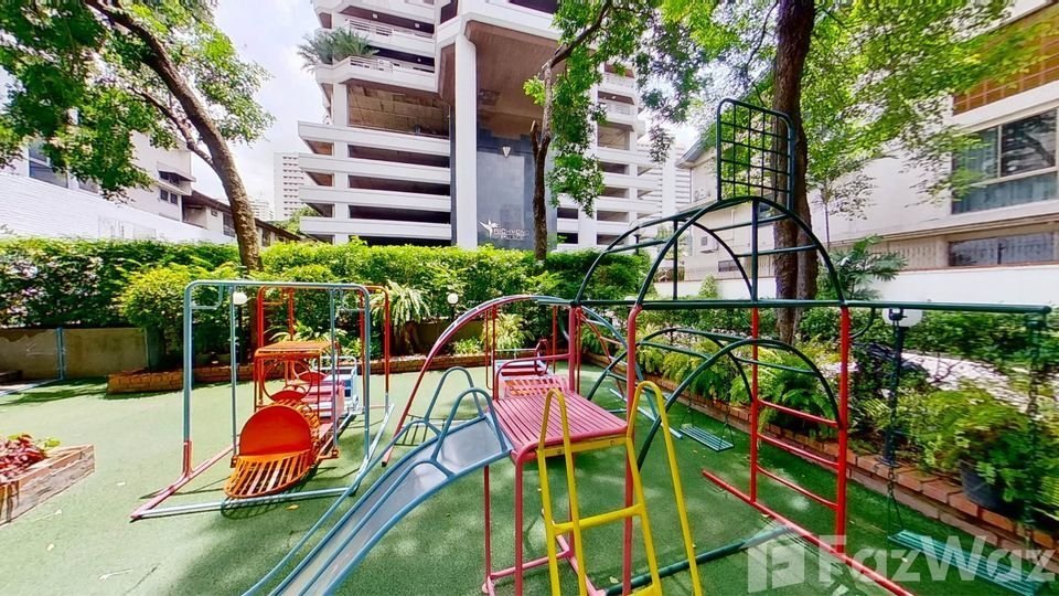 Richmond Palace Sukhumvit 43 - Image 8