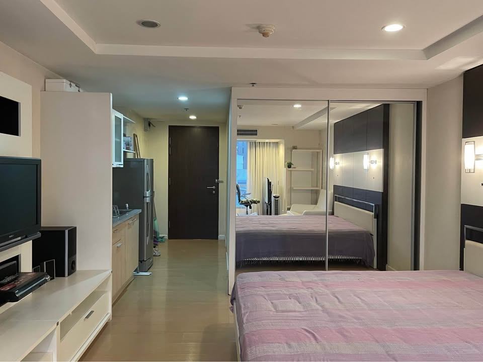 Trendy Condominium Sukhumvit 13 - Image 3
