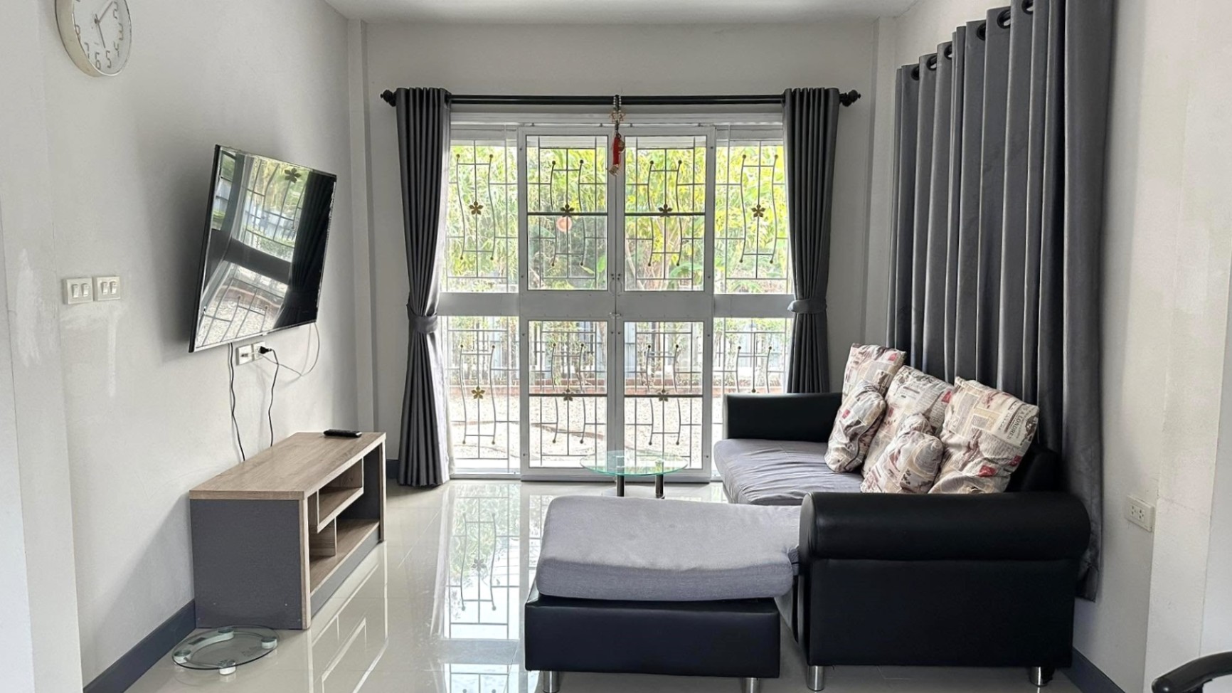 3 Bedroom House For Sale in Ton Pao, San Kamphaeng, Chiang Mai - Image 2
