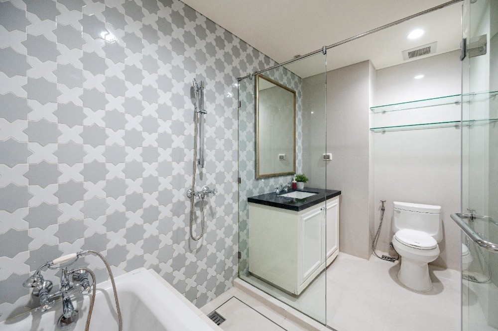 Aguston Sukhumvit 22 - Image 5