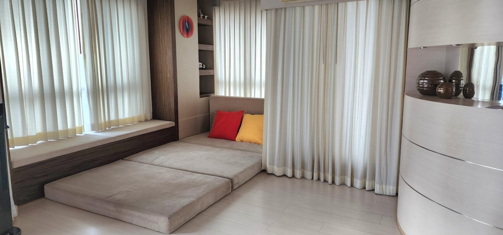 1 Bedroom Condo For Sale in Sam Sen Nok, Huai Khwang, Bangkok - Image 3