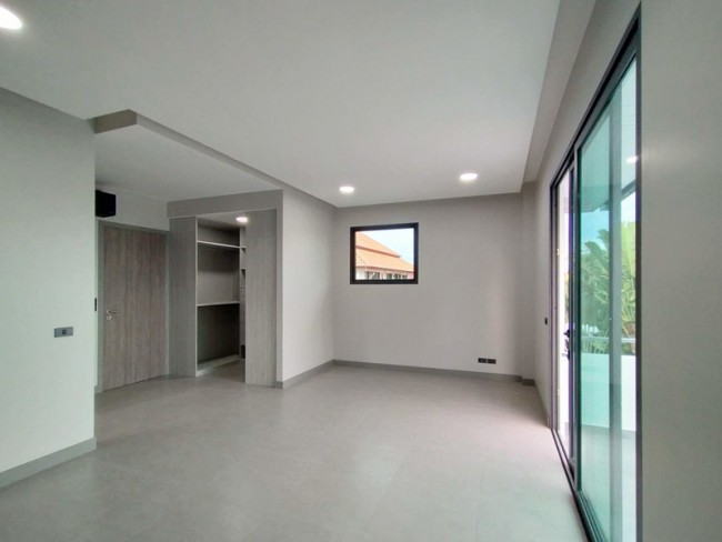 3 Bedroom House For Sale in Suthep, Mueang Chiang Mai, Chiang Mai - Image 11
