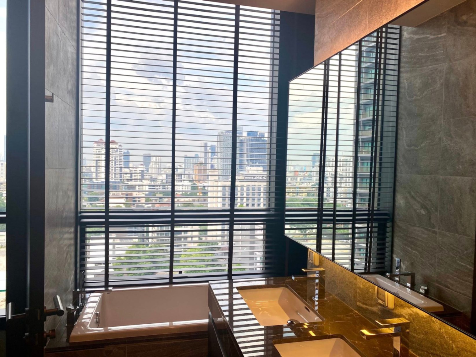 THE ESSE Sukhumvit 36 - Image 5