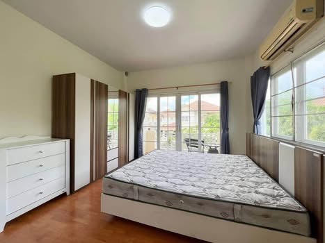 Home in Park - Image 19