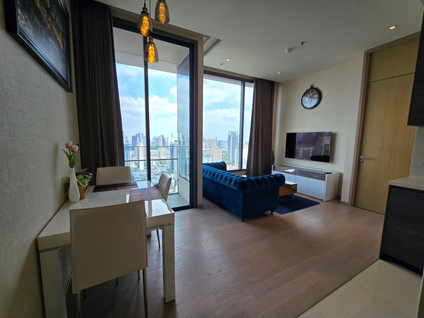 THE ESSE Asoke - Image 1
