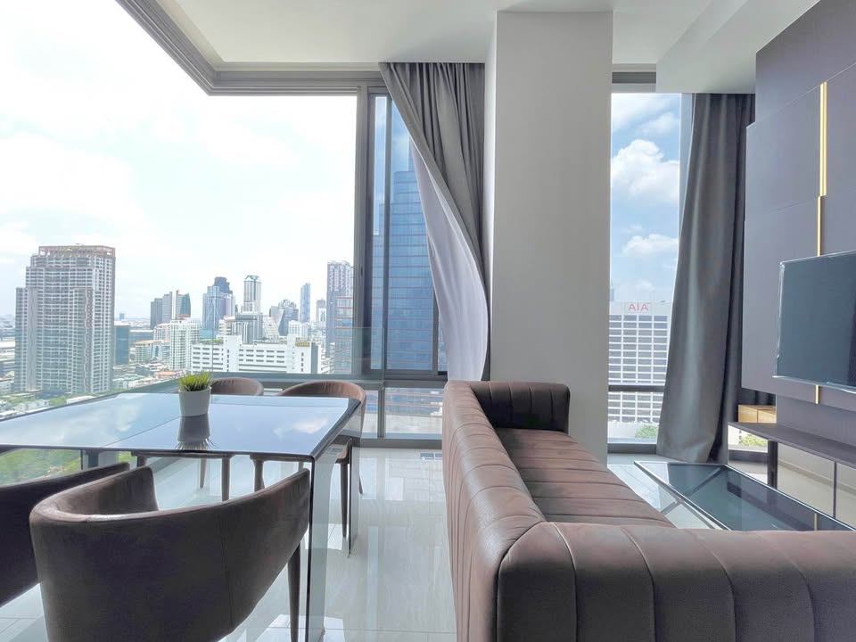 Ashton Silom - Image 4