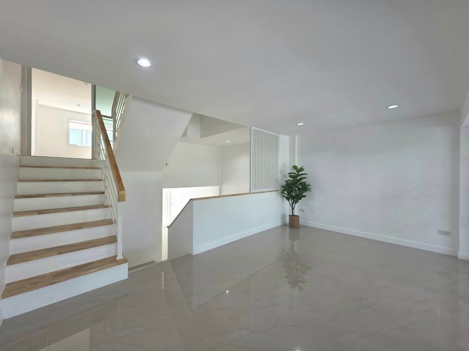 4 Bedroom Townhouse For Sale in Suan Luang, Suan Luang, Bangkok - Image 4