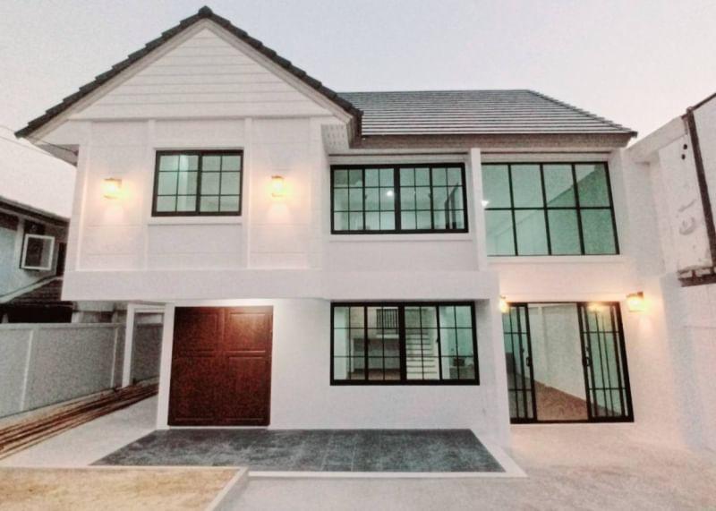 3 ห้องนอน บ้านเดี่ยว สำหรับขาย ใน บางจาก, พระโขนง, กรุงเทพมหานคร - Image 1