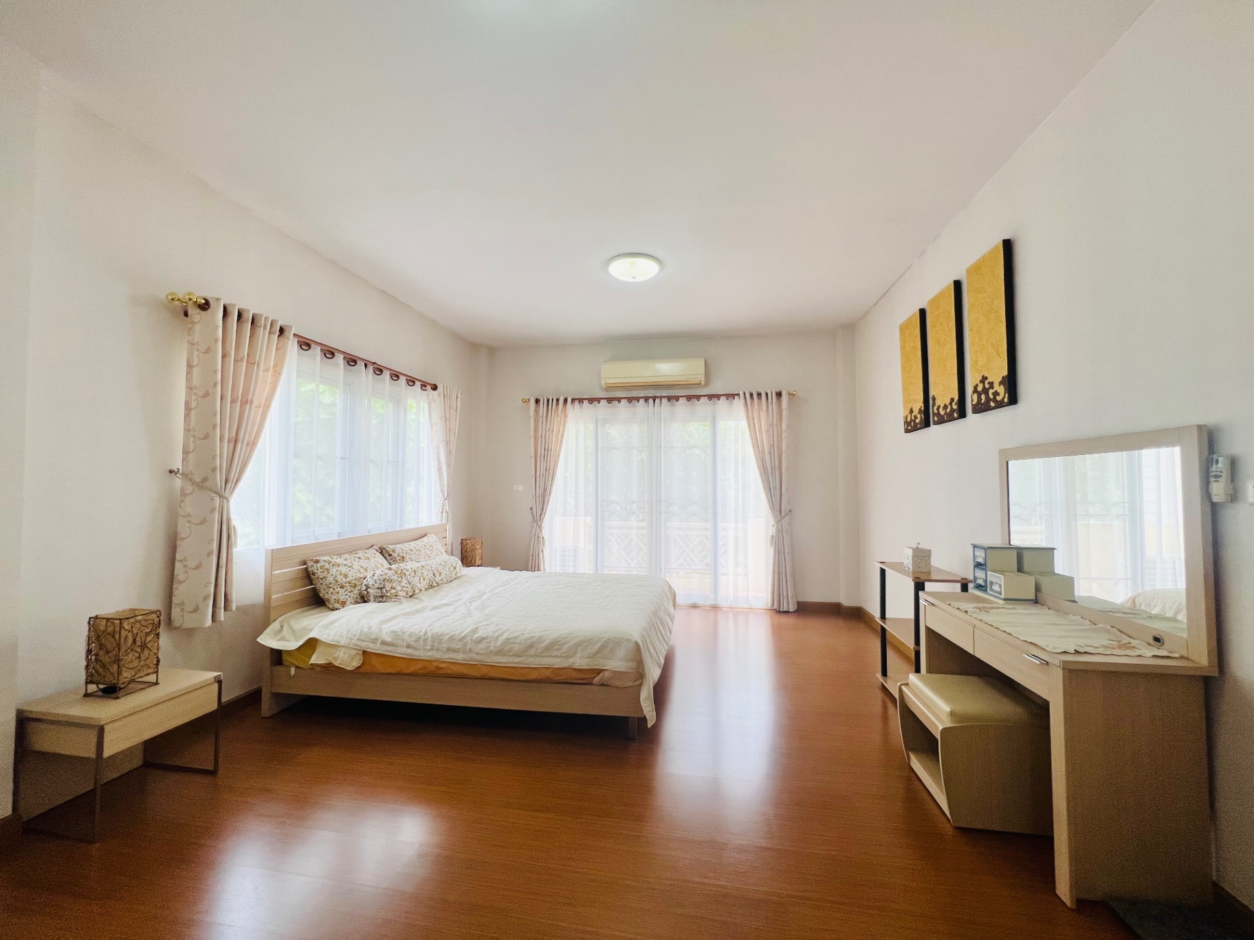 Home in Park - Image 10