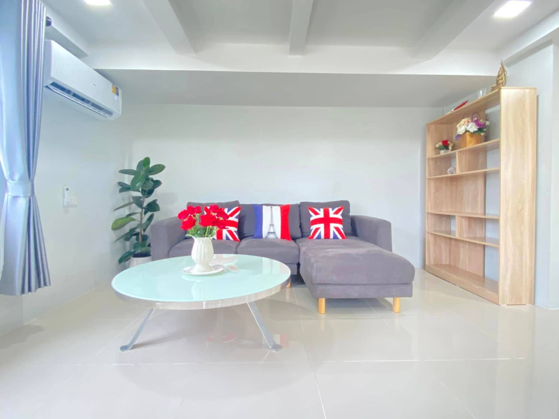 3 Bedroom House For Rent in Buak Khang, San Kamphaeng, Chiang Mai - Image 2