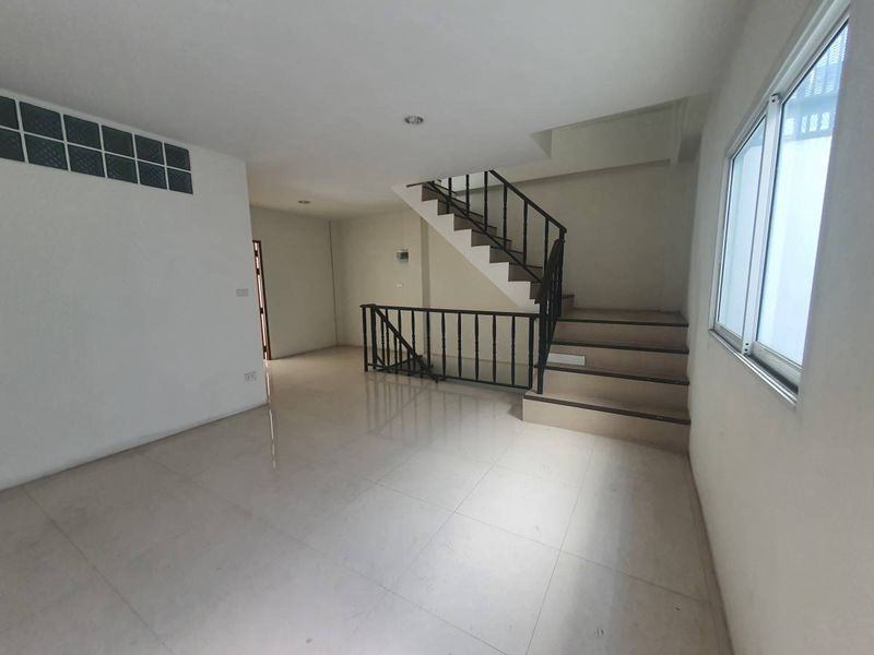  Retail Space For Sale in Bang Phongphang, Yan Nawa, Bangkok - Image 10
