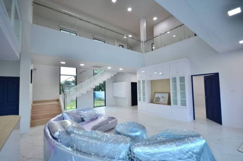 7 卧室 独立房屋  在  - Image 4