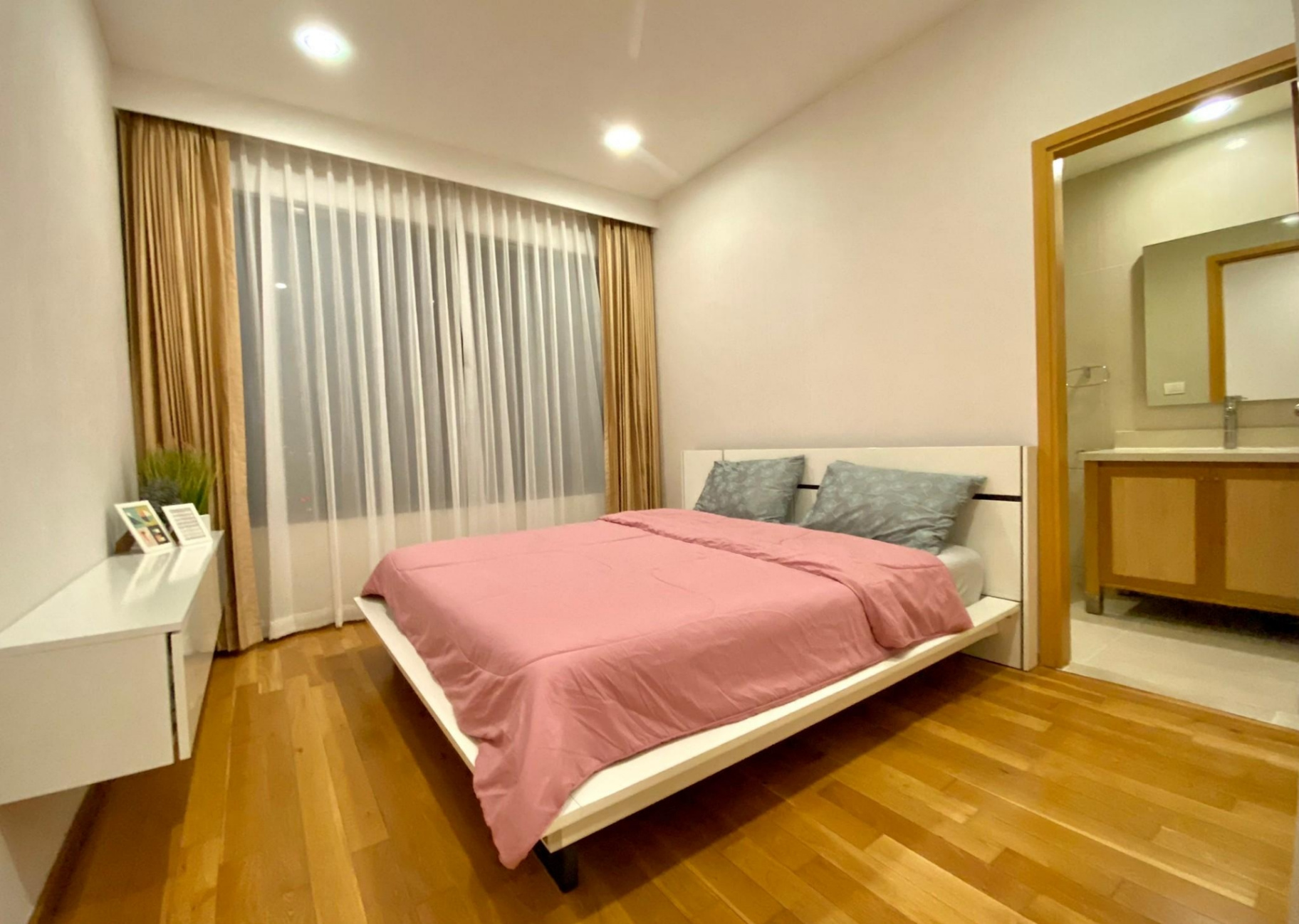 The Emporio Place - Image 10