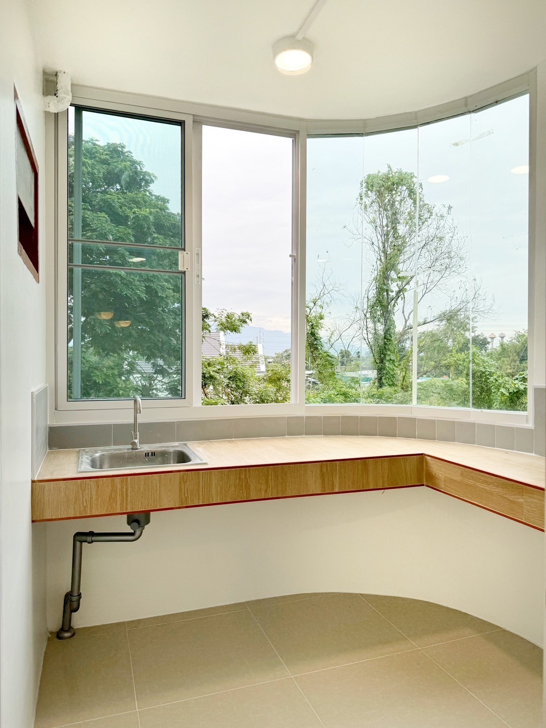 SR Land Condo - Image 3