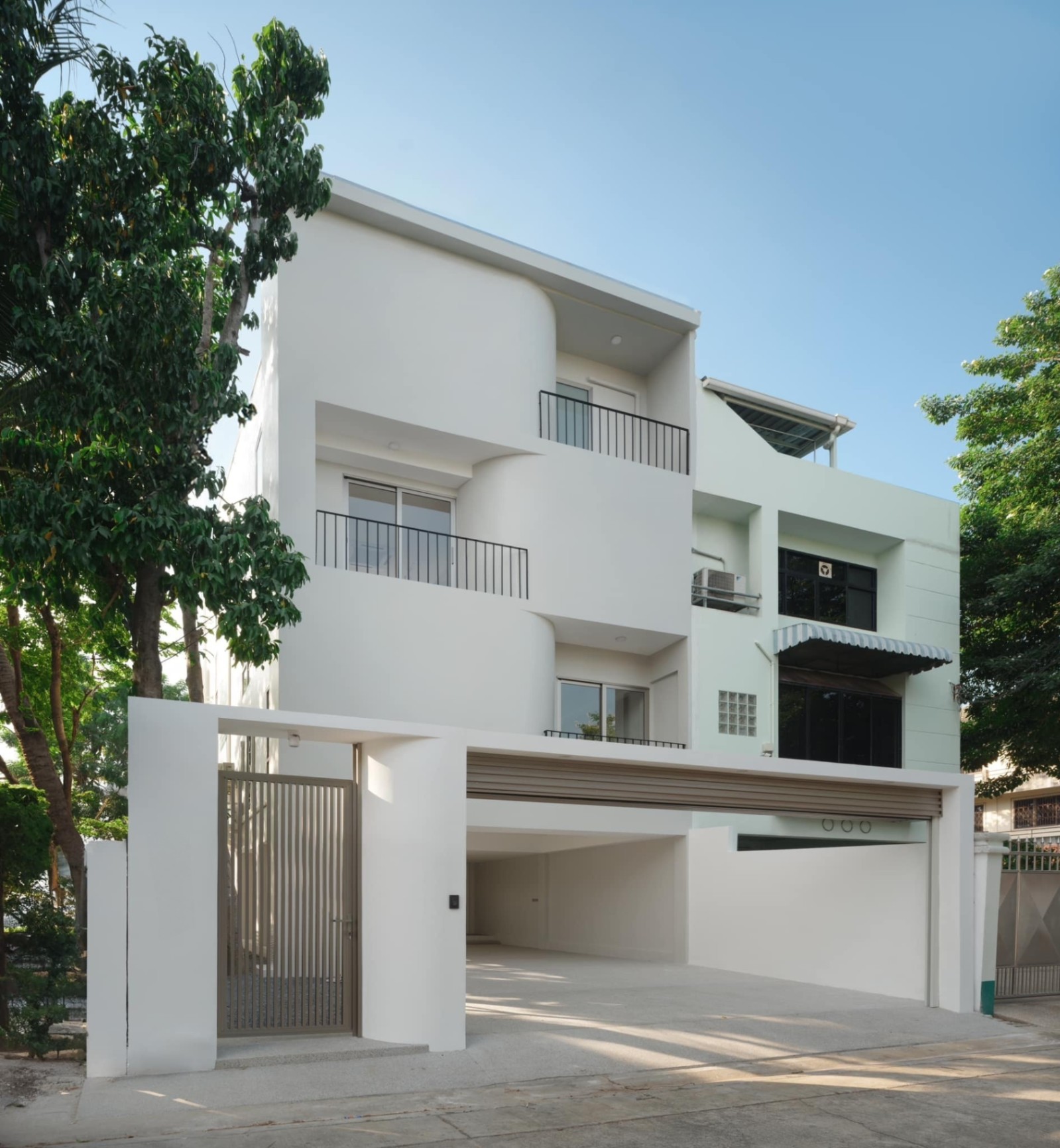 2 Bedroom House For Sale in Chantharakasem, Chatuchak, Bangkok - Image 1