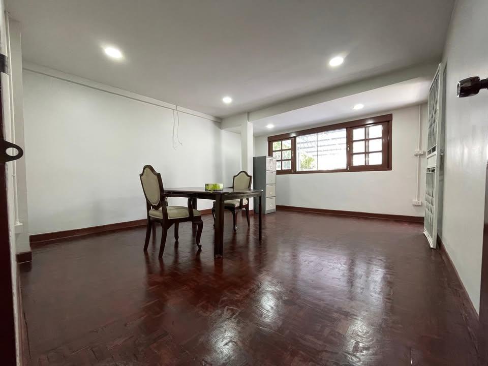 Mueang Thong 2 Phase 3 Village - Image 5