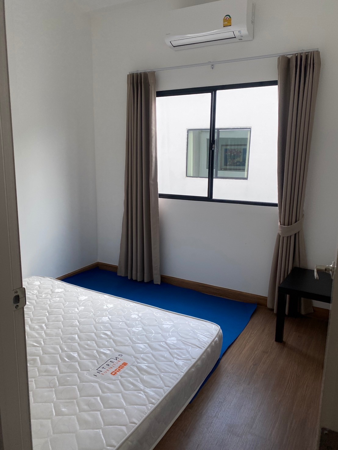 3 Bedroom Townhouse For Sale in Saphan Sung, Saphan Sung, Bangkok - Image 9