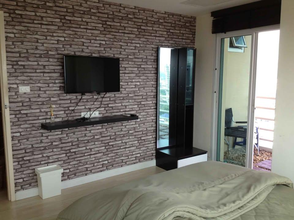 1 Bedroom Condo For Sale in Sam Sen Nok, Huai Khwang, Bangkok - Image 8