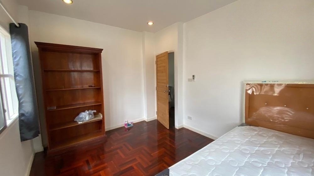 4 ห้องนอน บ้านเดี่ยว สำหรับขาย ใน สวนหลวง, สวนหลวง, กรุงเทพมหานคร - Image 15