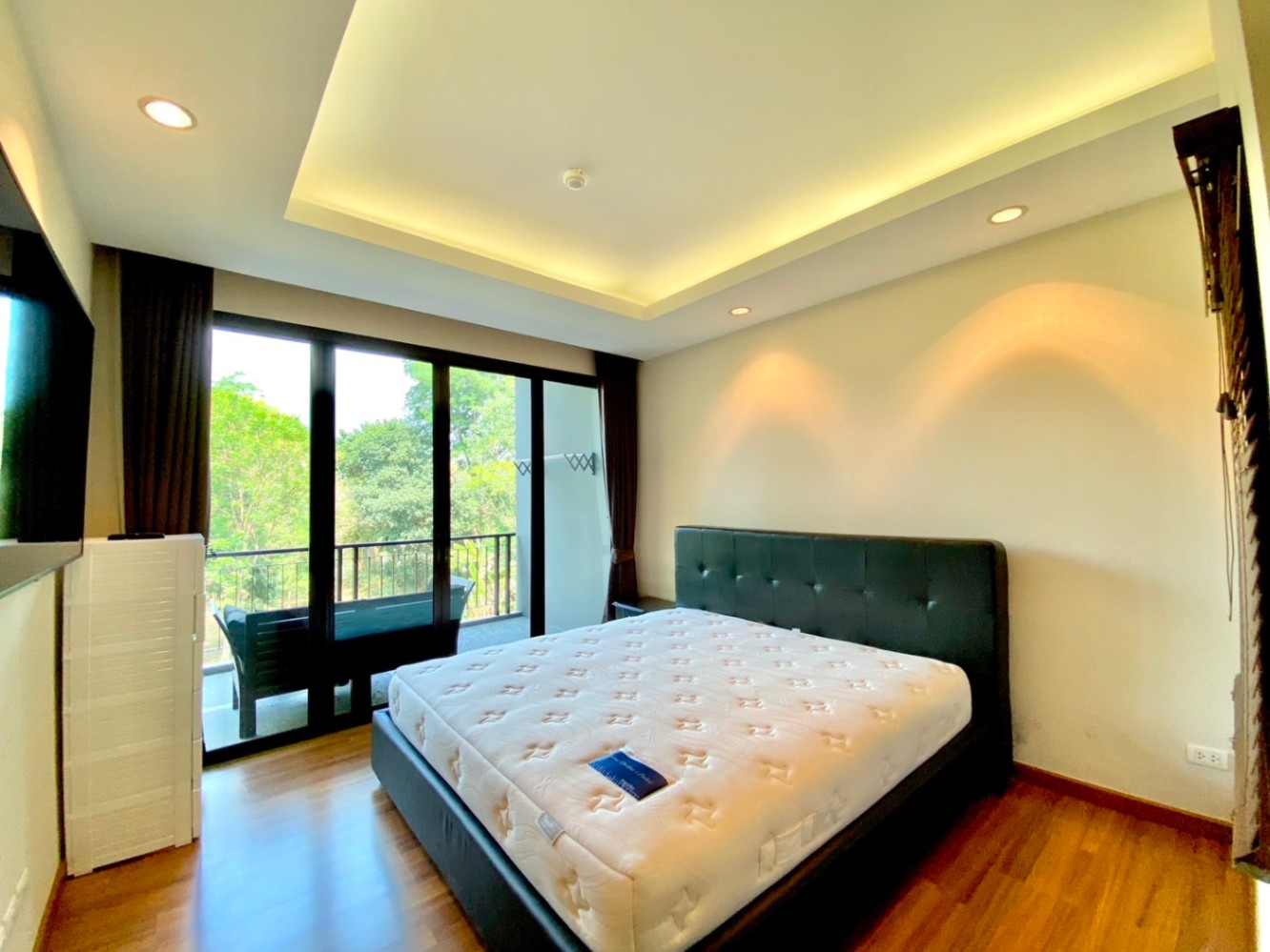 Mountain Front Condo - Image 11