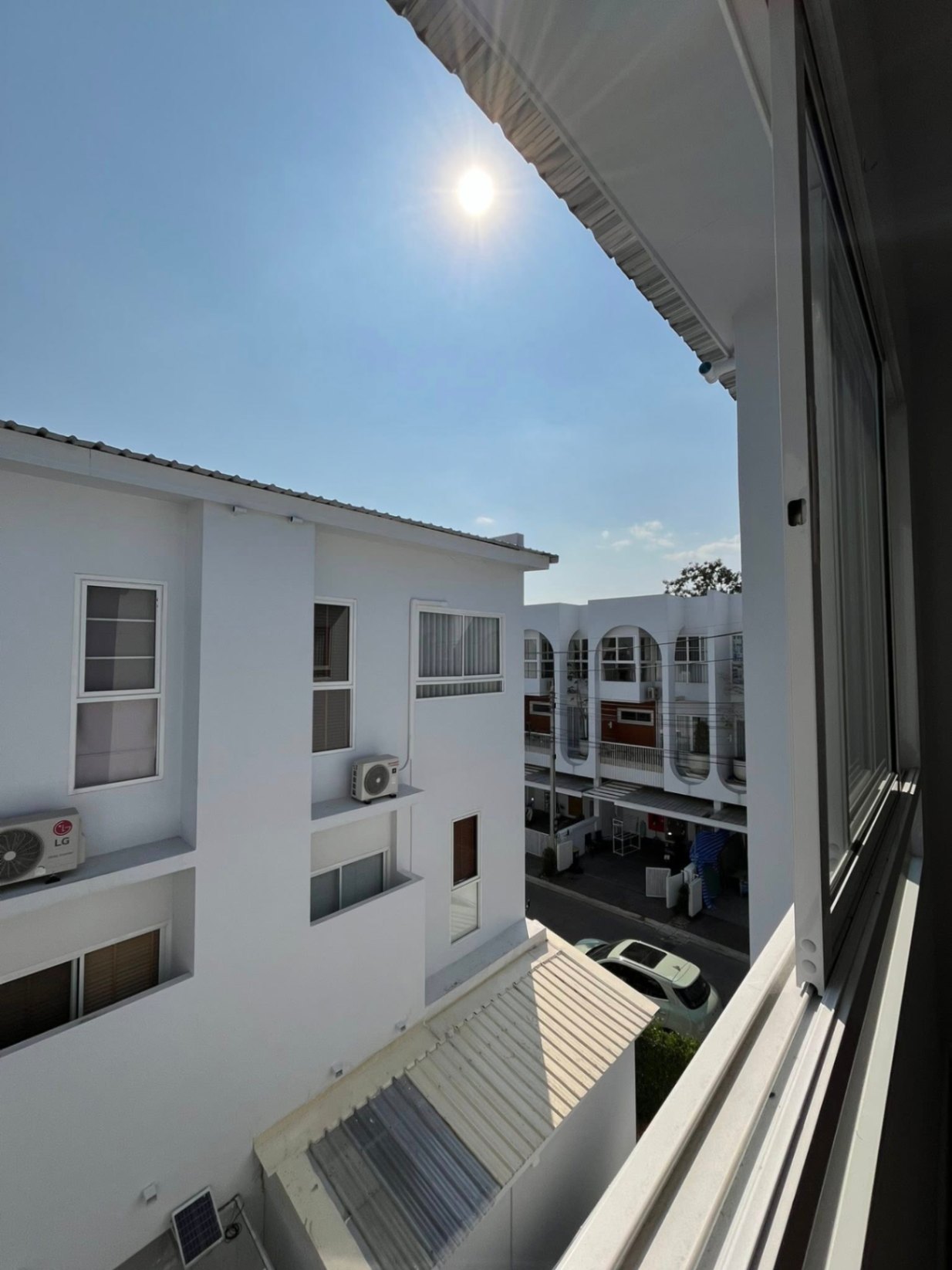 Monotown 3 - San Phi Suea - Image 16