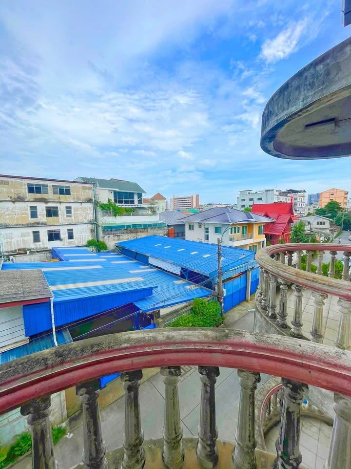 8 ห้องนอน บ้านเดี่ยว สำหรับขาย ใน สำโรงเหนือ, เมืองสมุทรปราการ, สมุทรปราการ - Image 11