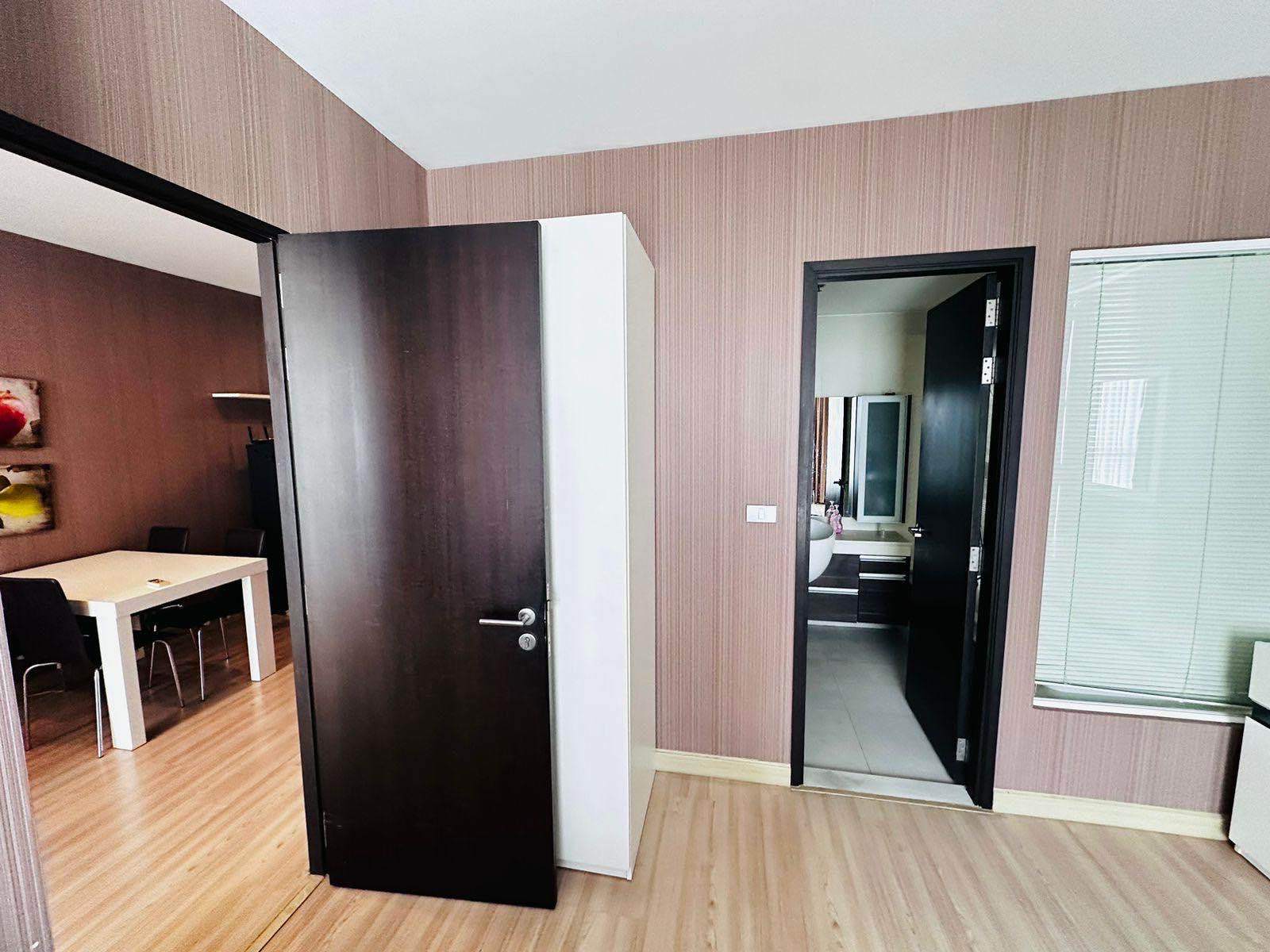 Skywalk Condominium - Image 9