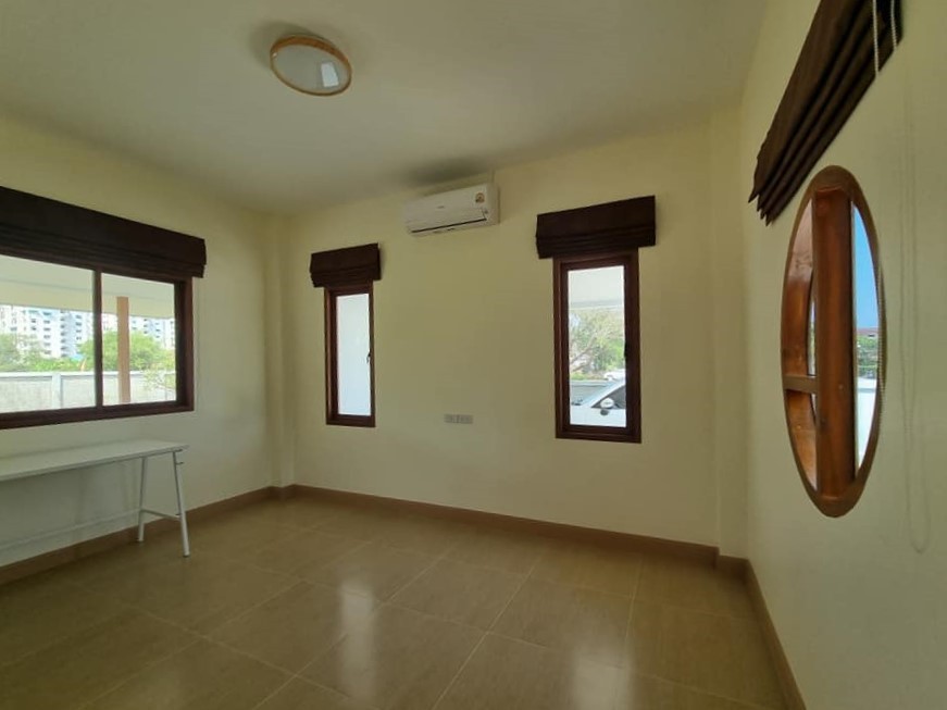 4 Bedroom House For Sale in San Na Meng, San Sai, Chiang Mai - Image 11