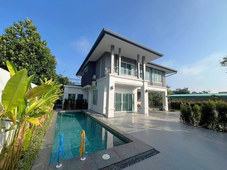 5 Bedroom House For Sale in San Phisuea, Mueang Chiang Mai, Chiang Mai - Image 1