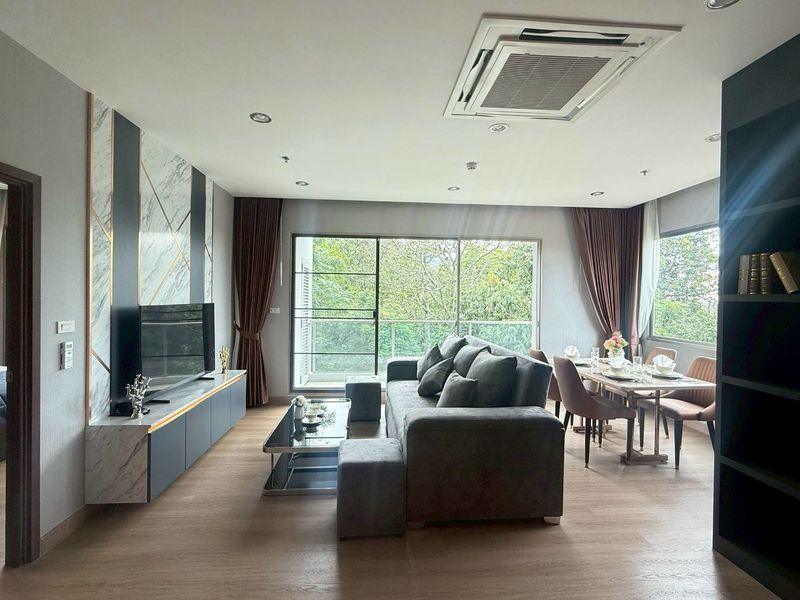 Touch Hill Elegant - Image 1