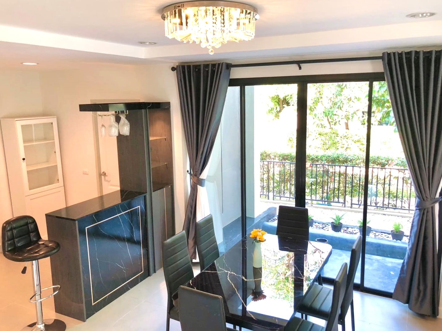 Ploenchit Collina - Image 3