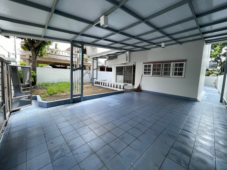 Mueang Thong 2 Phase 3 Village - Image 18