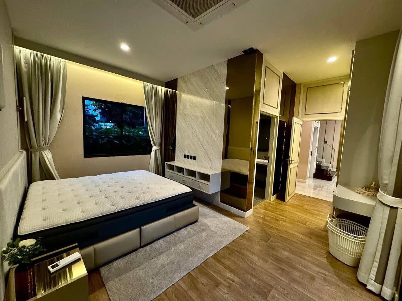 5 Bedroom House For Sale in Saphan Sung, Saphan Sung, Bangkok - Image 8