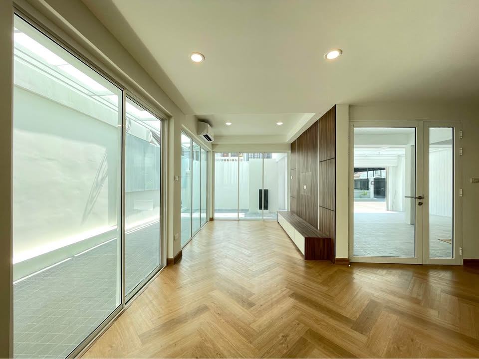 4 ห้องนอน บ้านเดี่ยว สำหรับขาย ใน สามเสนนอก, ห้วยขวาง, กรุงเทพมหานคร - Image 3