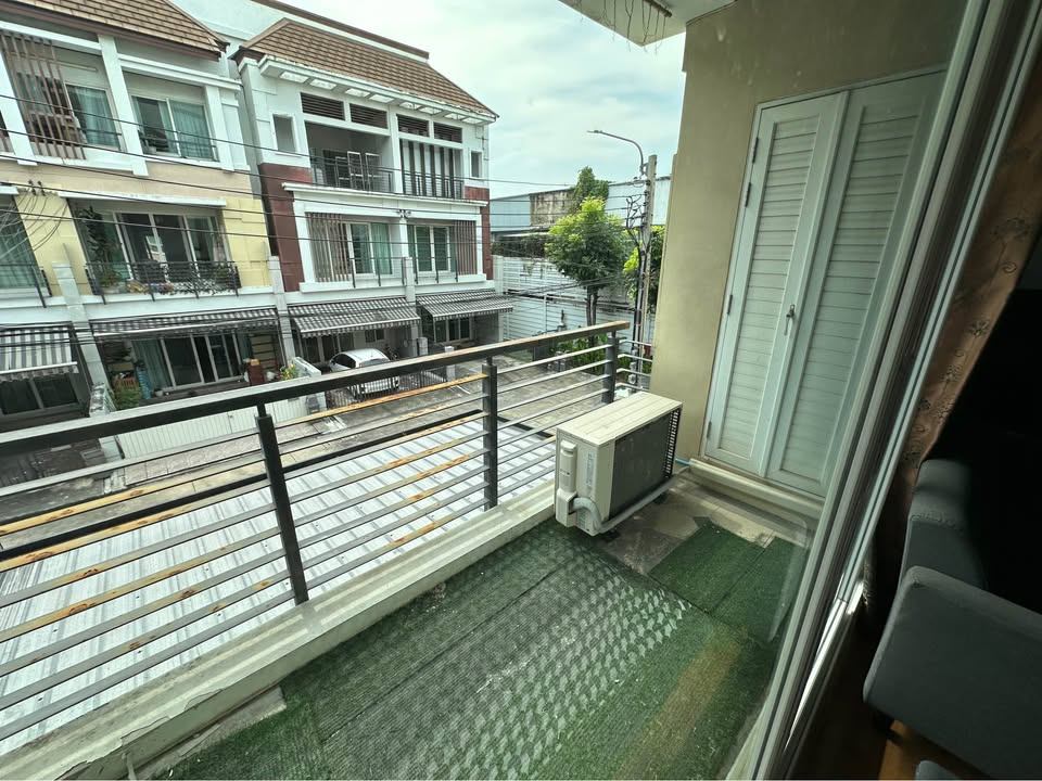 Baan Klang Muang Urbanion Rama 9-Ladprao - Image 7