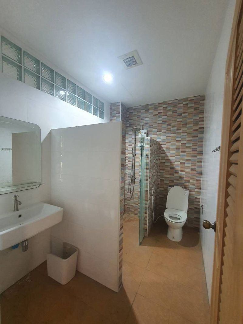  Retail Space For Sale in Bang Phongphang, Yan Nawa, Bangkok - Image 8