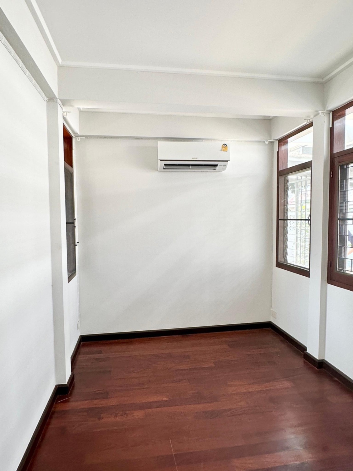 4 卧室 独立房屋  在  - Image 9