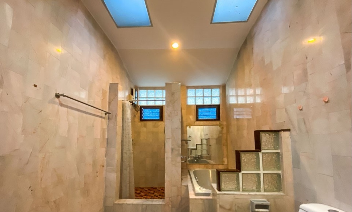 5 Bedroom House For Sale in San Phisuea, Mueang Chiang Mai, Chiang Mai - Image 16