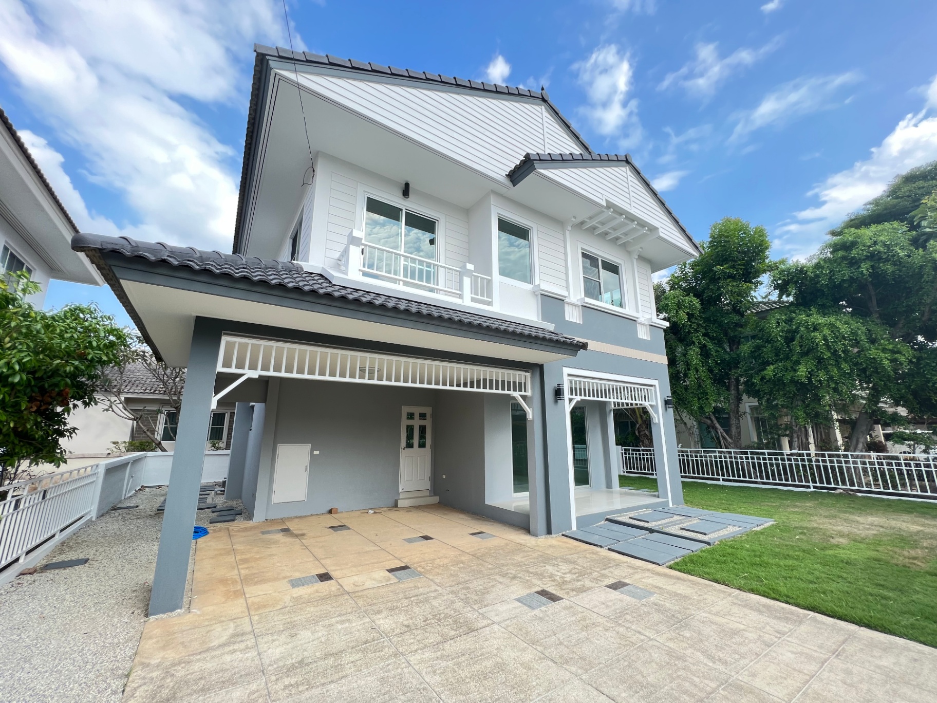 Chonlada Land&House - Image 1